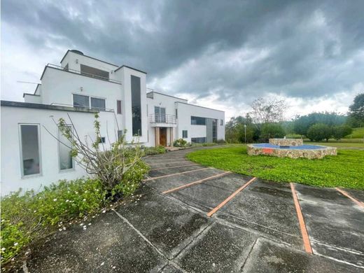 Загородный Дом, Перейра, Pereira