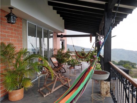 منزل ريفي ﻓﻲ Yumbo, Departamento del Valle del Cauca