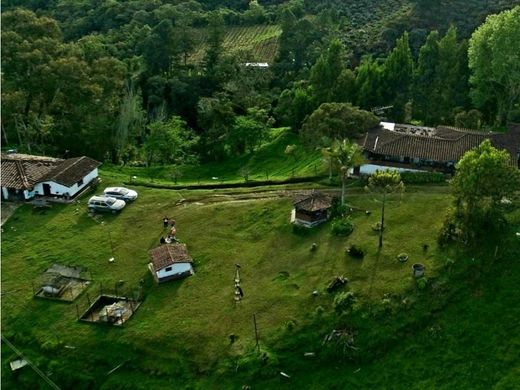 Farmhouse in La Unión, Departamento de Antioquia