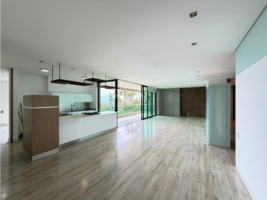 Apartment / Etagenwohnung in Medellín, Departamento de Antioquia