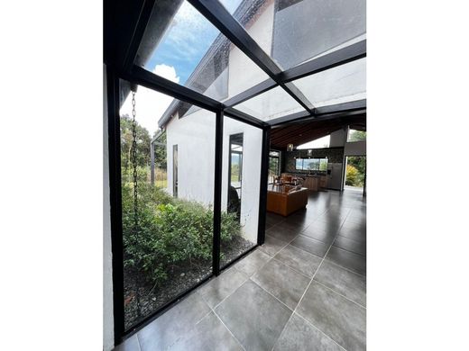 منزل ﻓﻲ Envigado, Departamento de Antioquia