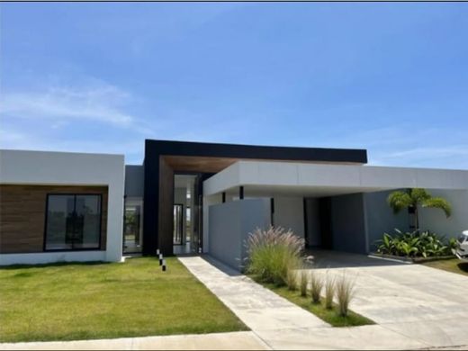 郊区住宅  Pereira, Departamento de Risaralda