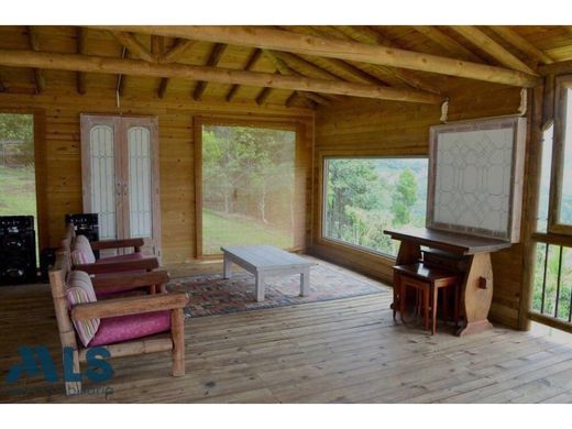 منزل ﻓﻲ Envigado, Departamento de Antioquia