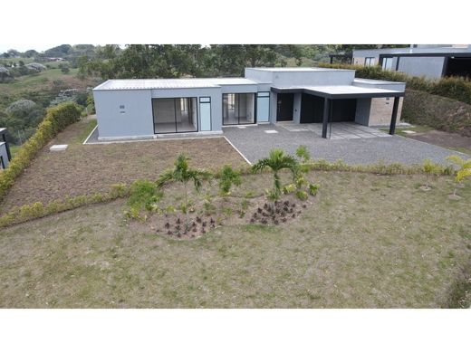 منزل ريفي ﻓﻲ Circasia, Quindío Department