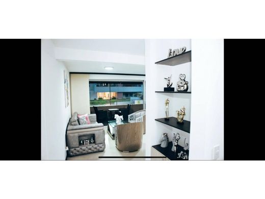 Apartment / Etagenwohnung in Cali, Departamento del Valle del Cauca