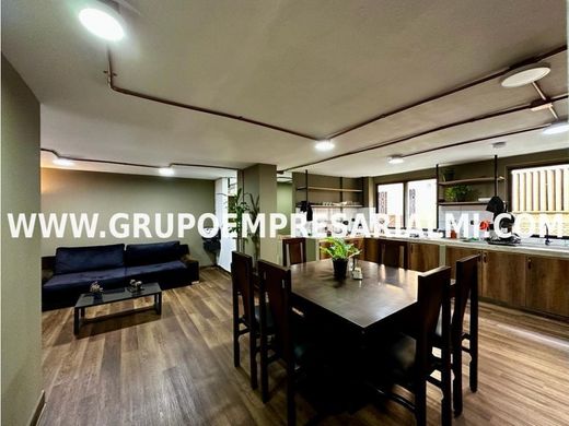 Apartment / Etagenwohnung in Medellín, Departamento de Antioquia