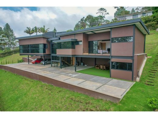 Casa de campo en Envigado, Departamento de Antioquia