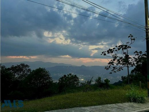 Grond in Medellín, Departamento de Antioquia