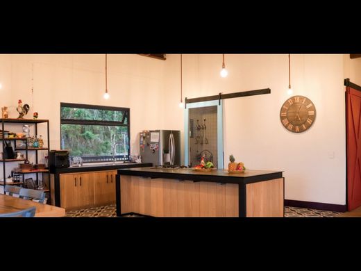 郊区住宅  Pereira, Departamento de Risaralda