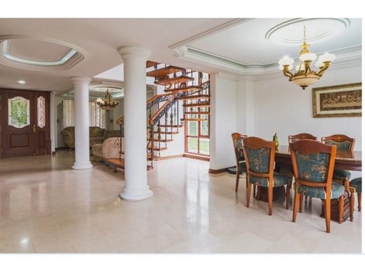 Maison de luxe à Sabaneta, La Estrella