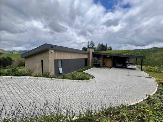 منزل ريفي ﻓﻲ Retiro, Departamento de Antioquia