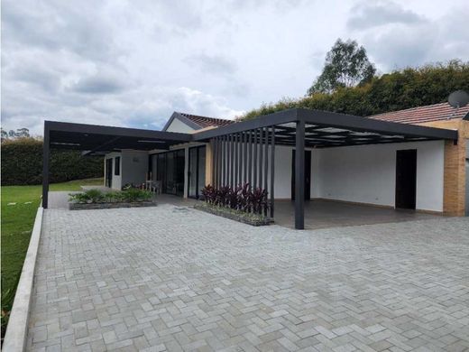 ﻣﻨﺰﻝ ﺭﻳﻔﻲ/ ﺑﻴﺖ ﻤﺰﺭﻋﺔ ﻓﻲ La Ceja, Departamento de Antioquia