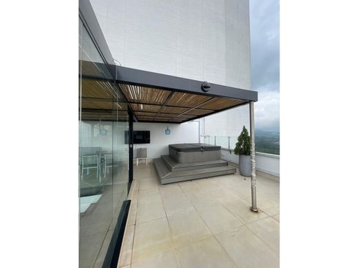 بنتهاوس ﻓﻲ ميديلين, Medellín