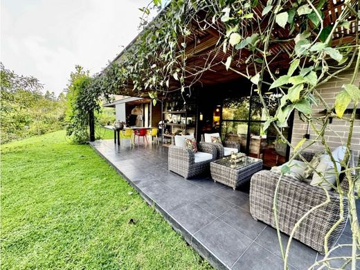 Chalet a Retiro, Departamento de Antioquia