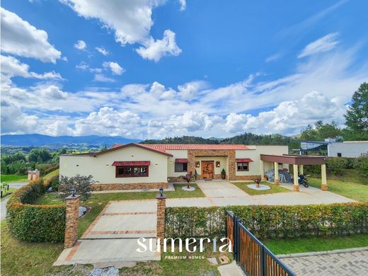 컨트리하우스 / La Ceja, Departamento de Antioquia