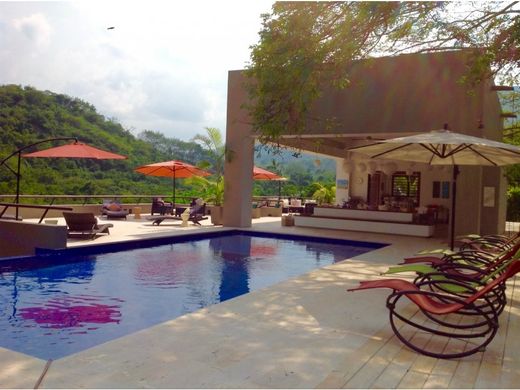 컨트리하우스 / Villeta, Departamento de Cundinamarca