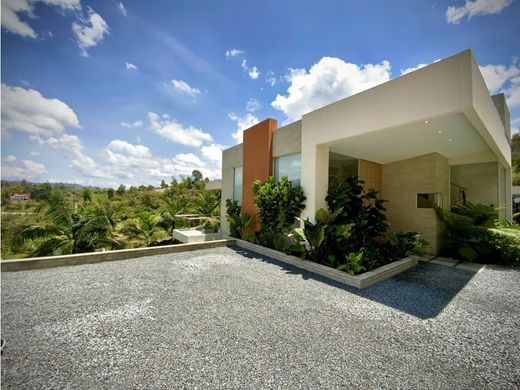 منزل ريفي ﻓﻲ Guarne, Departamento de Antioquia