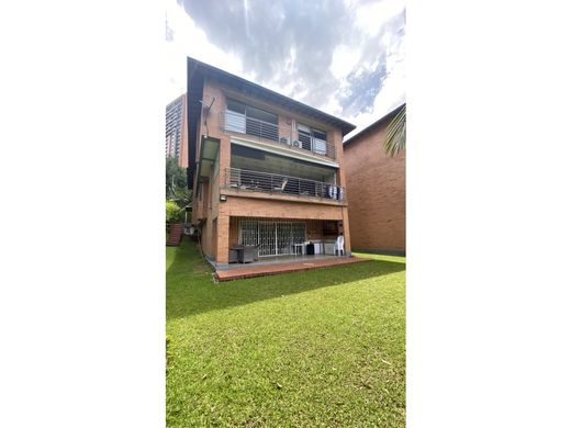 호화 저택 / 메데인, Medellín