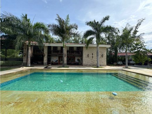 Köy evi Cali, Departamento del Valle del Cauca