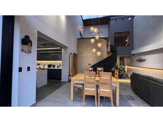 Apartment / Etagenwohnung in Medellín, Departamento de Antioquia