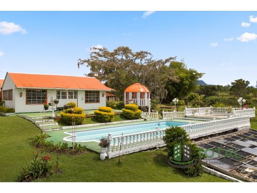 ‏בתים כפריים או חוות ב  Fusagasugá, Departamento de Cundinamarca