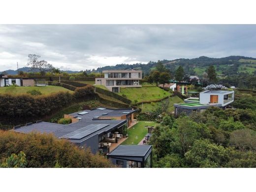 منزل ريفي ﻓﻲ Envigado, Departamento de Antioquia