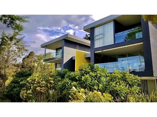 منزل ريفي ﻓﻲ Envigado, Departamento de Antioquia