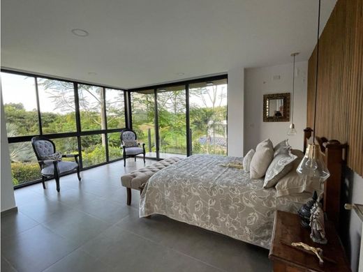 Загородный Дом, Перейра, Pereira