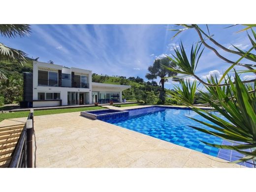 ﻣﻨﺰﻝ ﺭﻳﻔﻲ/ ﺑﻴﺖ ﻤﺰﺭﻋﺔ ﻓﻲ Barbosa, Departamento de Antioquia