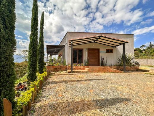 Maison de luxe à Sabaneta, La Estrella