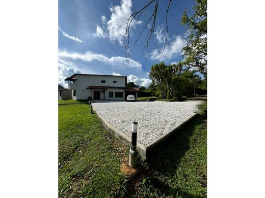 Cortijo o casa de campo en La Ceja, Departamento de Antioquia