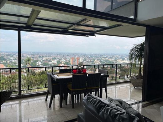Apartment / Etagenwohnung in Cali, Departamento del Valle del Cauca