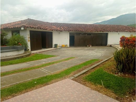 Farmhouse in Calarcá, Calarca