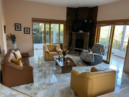 منزل ﻓﻲ Envigado, Departamento de Antioquia