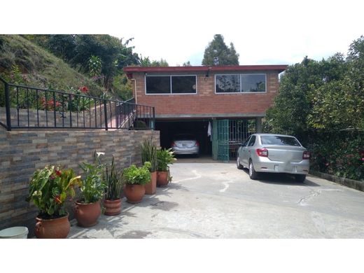 ﻣﻨﺰﻝ ﺭﻳﻔﻲ/ ﺑﻴﺖ ﻤﺰﺭﻋﺔ ﻓﻲ San Vicente, San Vicente Ferrer