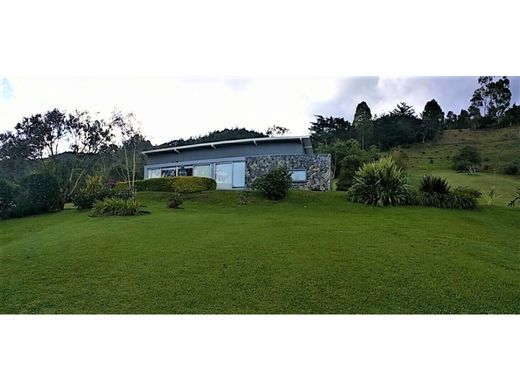 منزل ريفي ﻓﻲ Retiro, Departamento de Antioquia