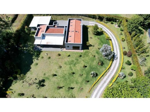 ﻣﻨﺰﻝ ﺭﻳﻔﻲ/ ﺑﻴﺖ ﻤﺰﺭﻋﺔ ﻓﻲ La Ceja, Departamento de Antioquia