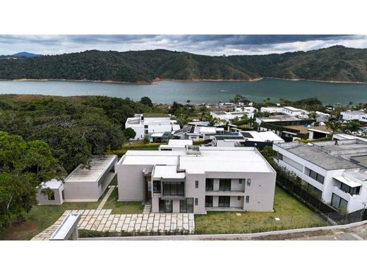 Luxury home in Calima, Buenaventura