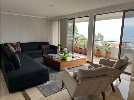 Apartment / Etagenwohnung in Medellín, Departamento de Antioquia