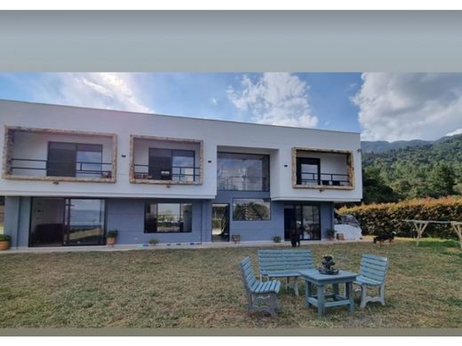 Casa de luxo - Bello, Departamento de Antioquia