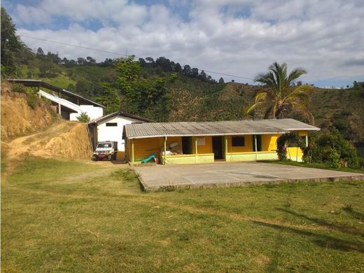 Gutshaus oder Landhaus in Ciudad Bolívar, Departamento de Antioquia