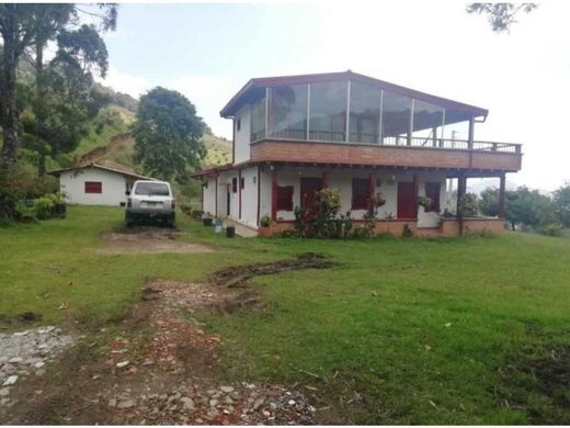 Ρουστίκ ή αγροικία σε Retiro, Departamento de Antioquia