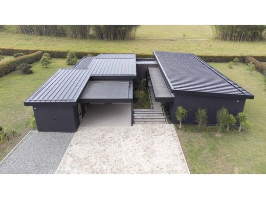 منزل ريفي ﻓﻲ Rionegro, Departamento de Antioquia