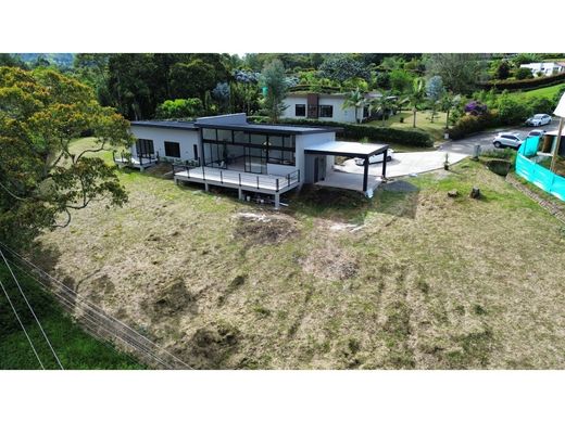 컨트리하우스 / La Ceja, Departamento de Antioquia