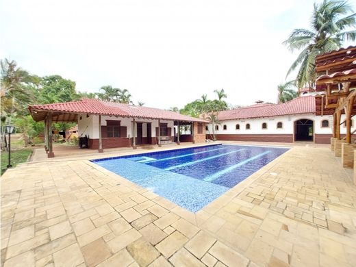 Gutshaus oder Landhaus in Nilo, Departamento de Cundinamarca