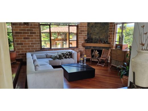 Köy evi Sabaneta, La Estrella