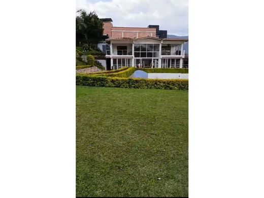 ‏קרקע ב  מדיין
, Medellín