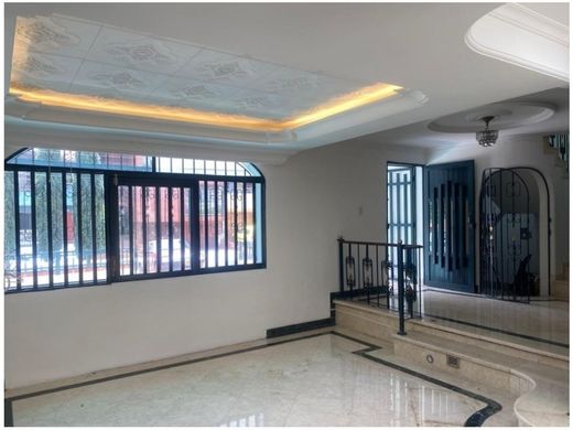 Luxus-Haus in Medellín, Departamento de Antioquia