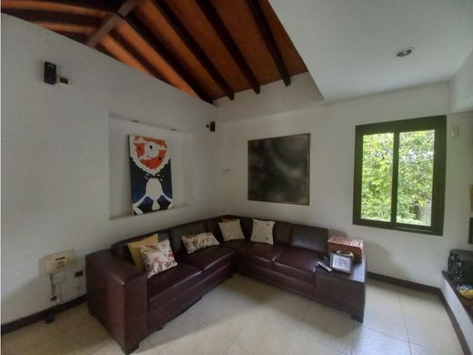 منزل ريفي ﻓﻲ Cali, Departamento del Valle del Cauca