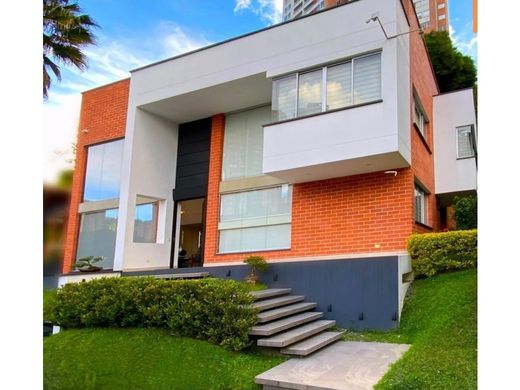 Luxury home in Sabaneta, La Estrella